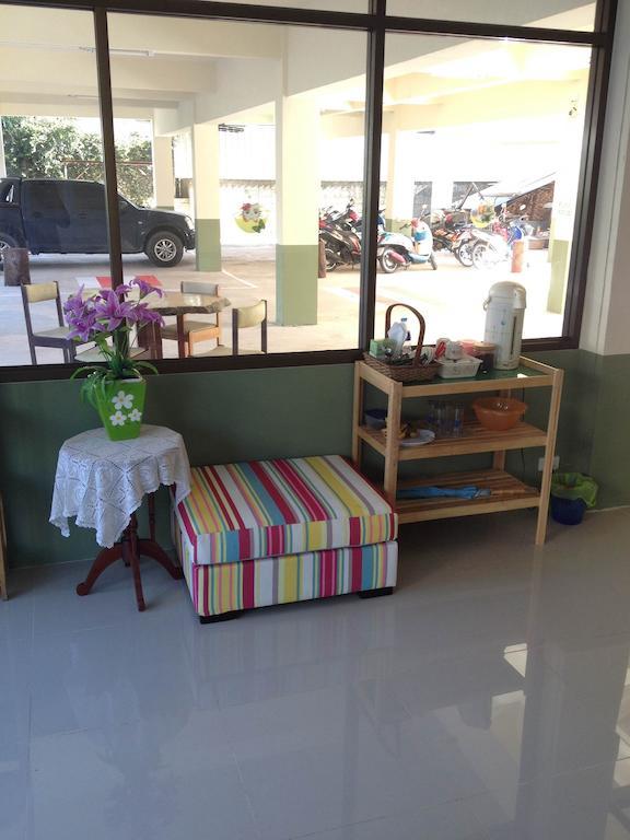 Baan Mitreejit Apartment Surat Thani Exterior foto